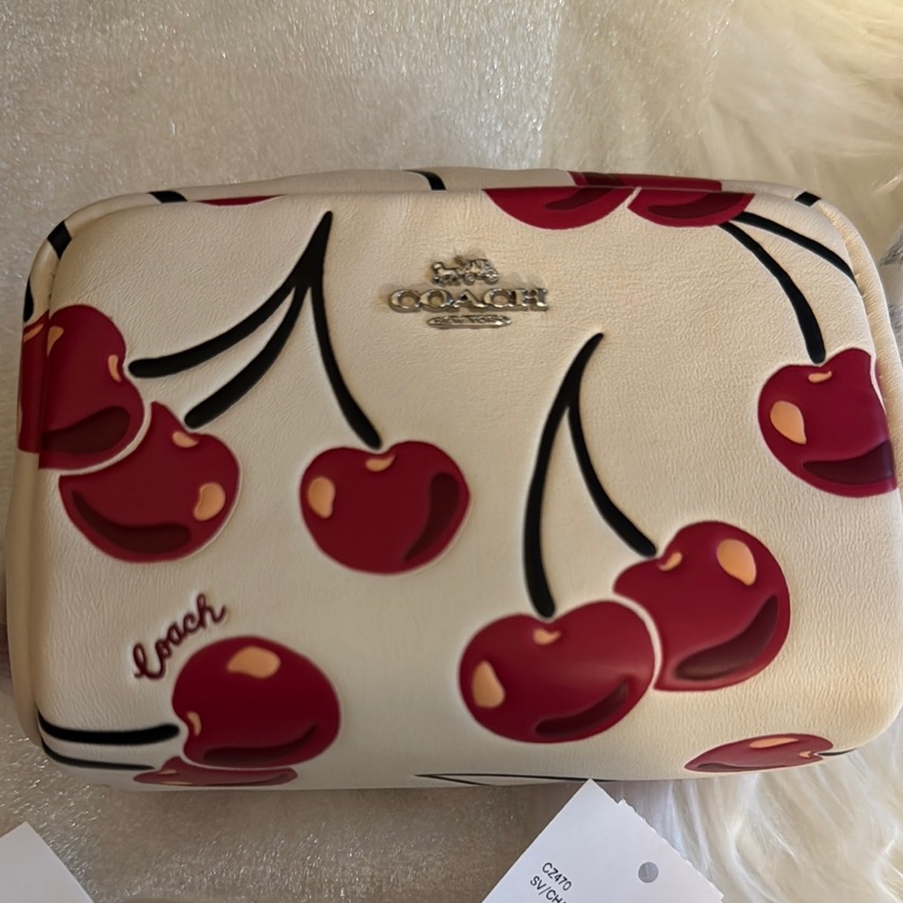 Coach Cream and Red Cherry Small Pouch
Cards & Keys & coins can fit